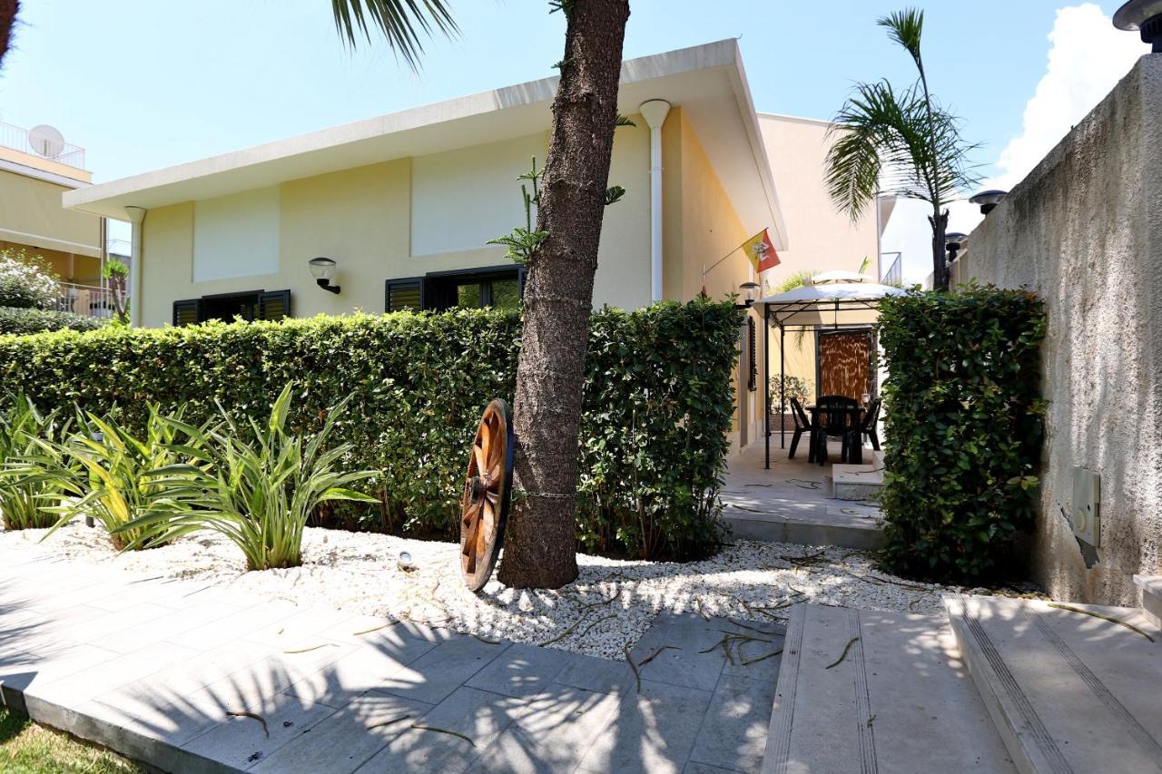 Re Sole La Dependance - Casa Vacanza M E R C U R I O Avola Exterior photo
