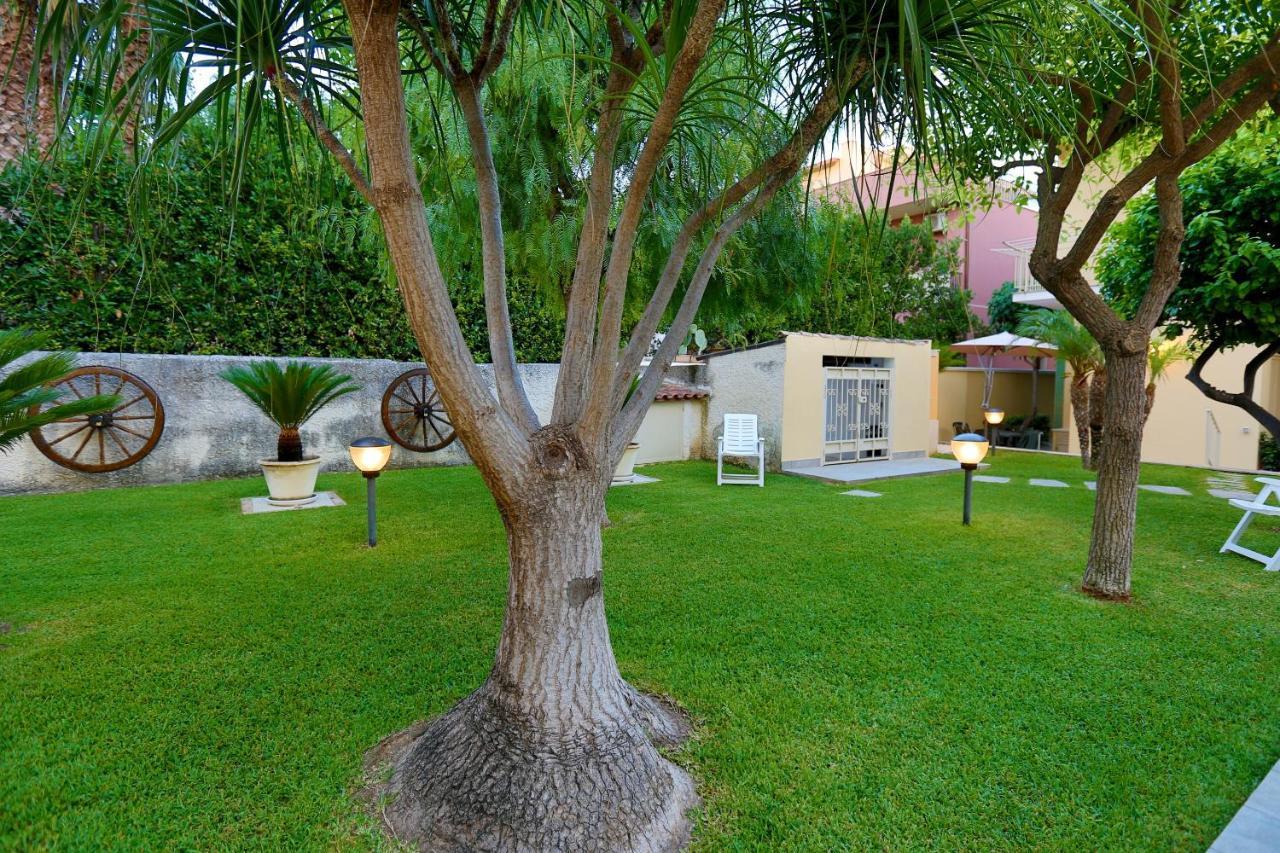 Re Sole La Dependance - Casa Vacanza M E R C U R I O Avola Exterior photo