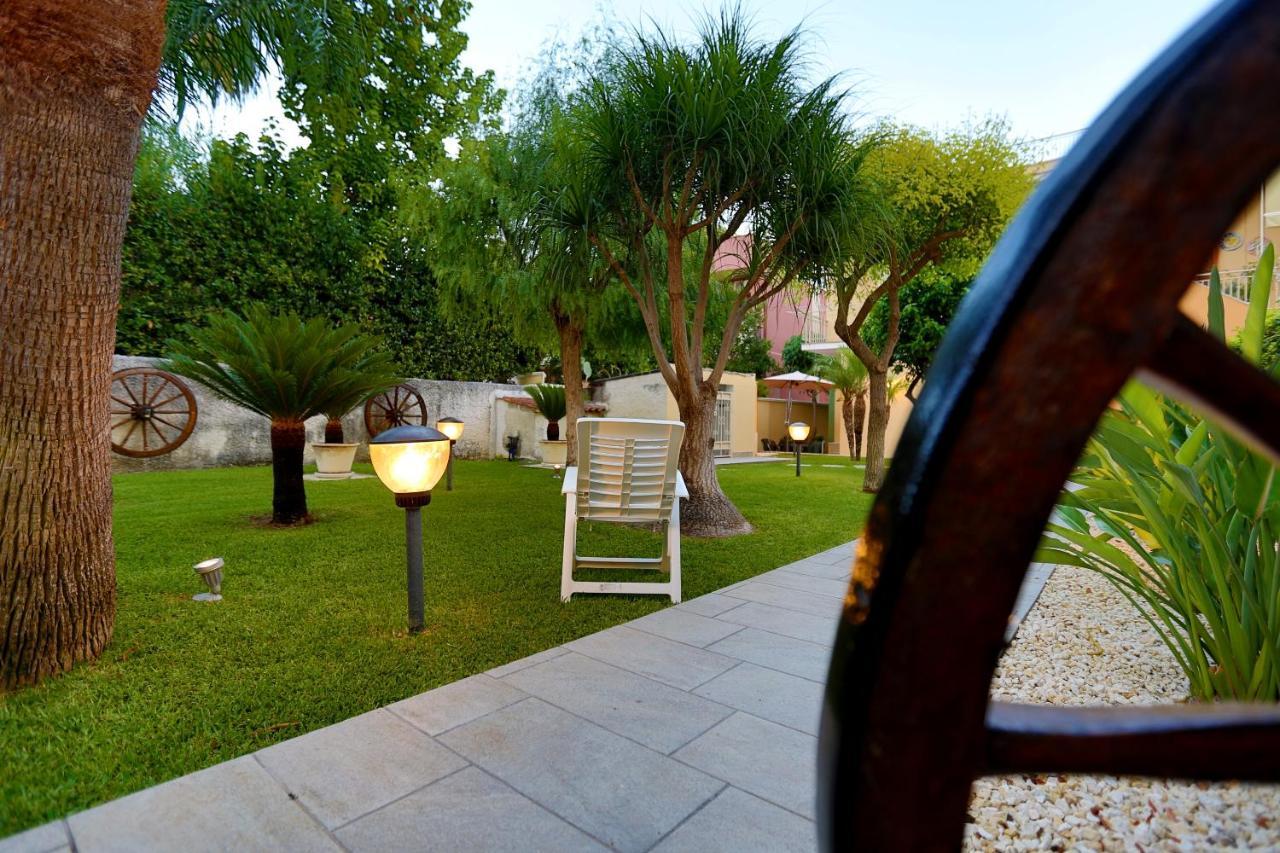 Re Sole La Dependance - Casa Vacanza M E R C U R I O Avola Exterior photo